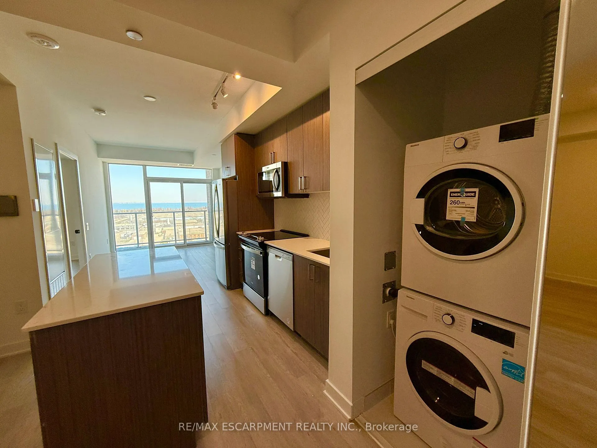 Photo 11 of Unit 1211, 2782 Barton Street, Hamilton, Riverdale — HOMEH