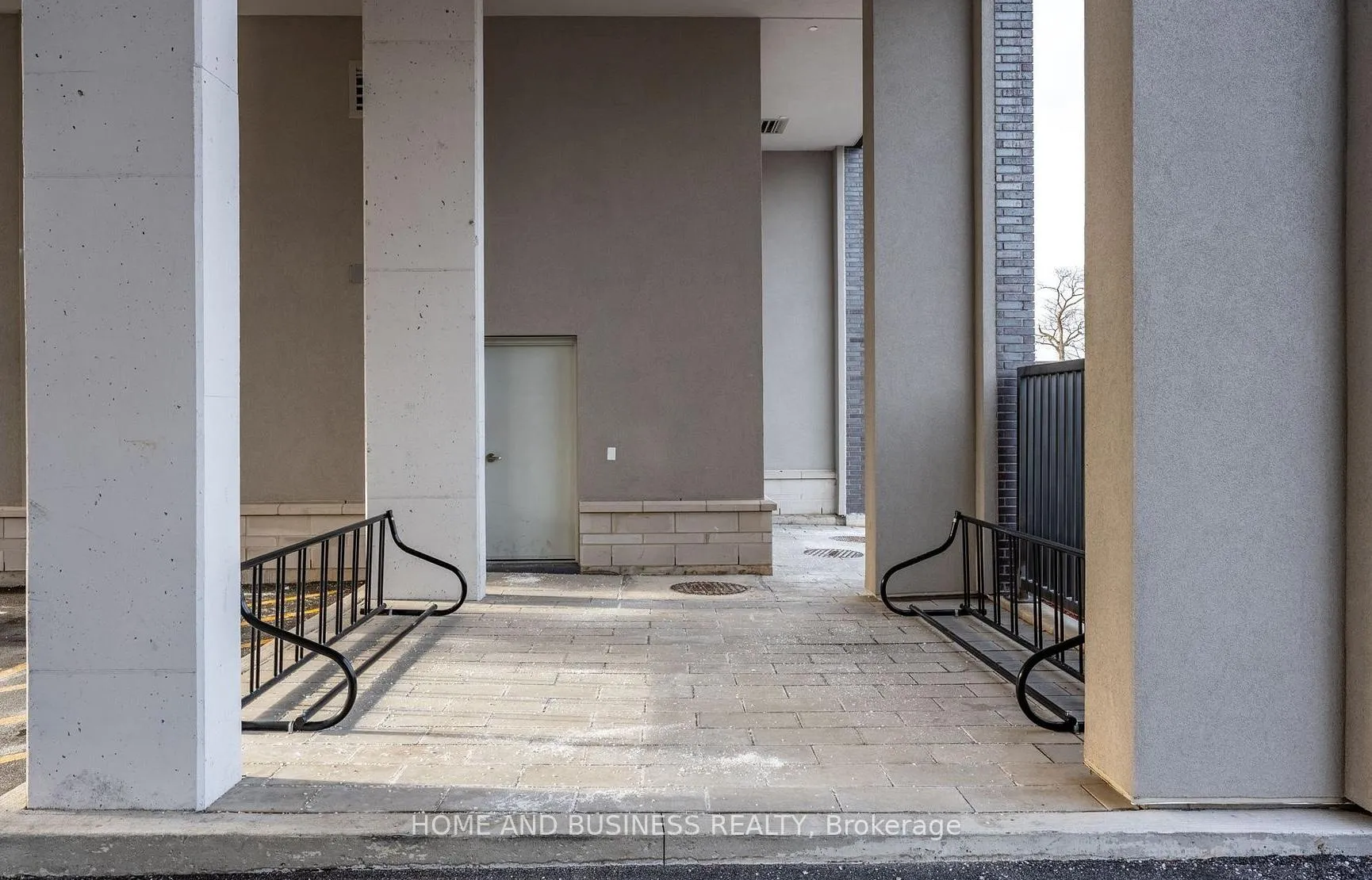 Photo 4 of Unit 104, 415 Main Street W, Hamilton, Kirkendall — HOMEH