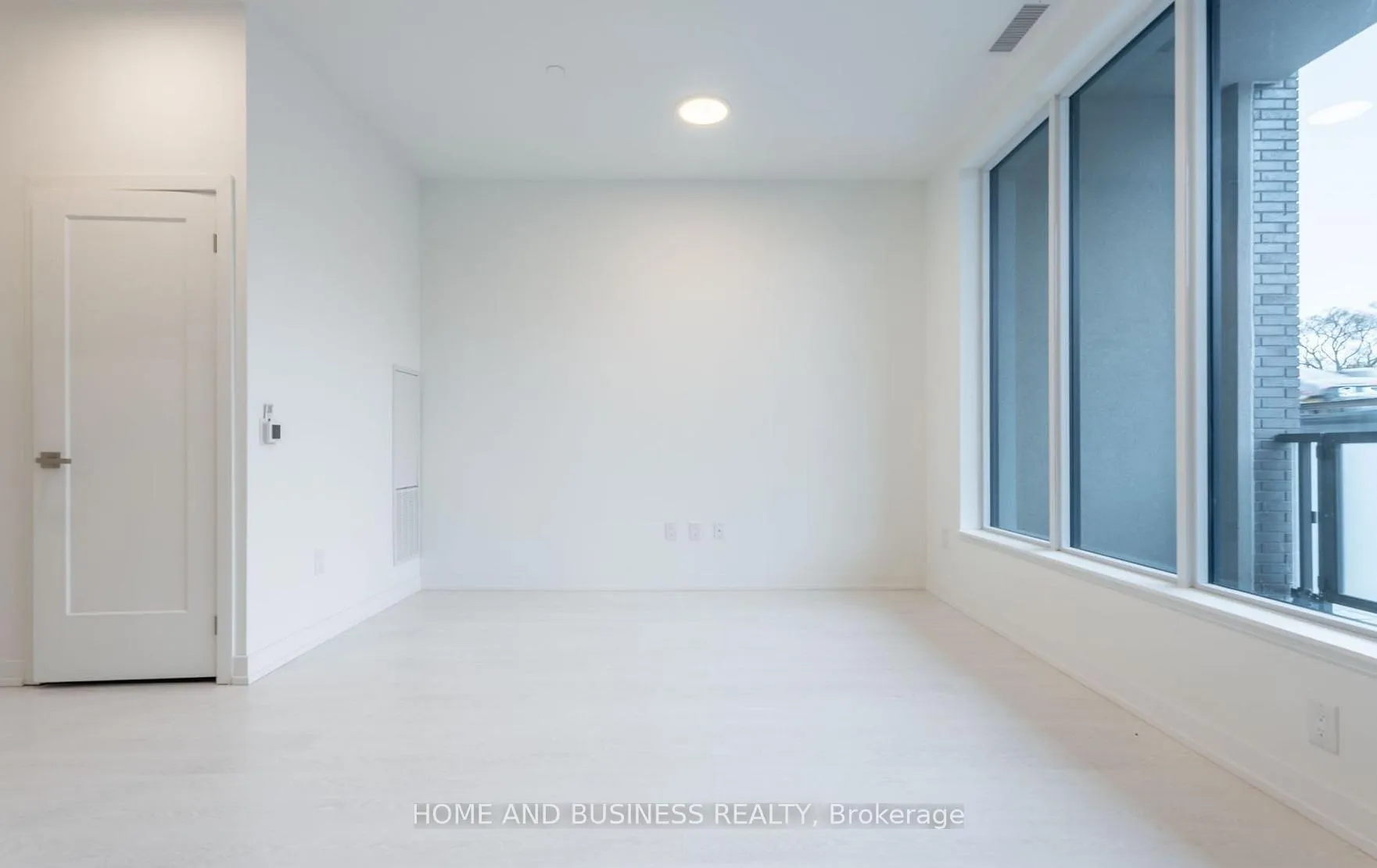 Photo 5 of Unit 104, 415 Main Street W, Hamilton, Kirkendall — HOMEH