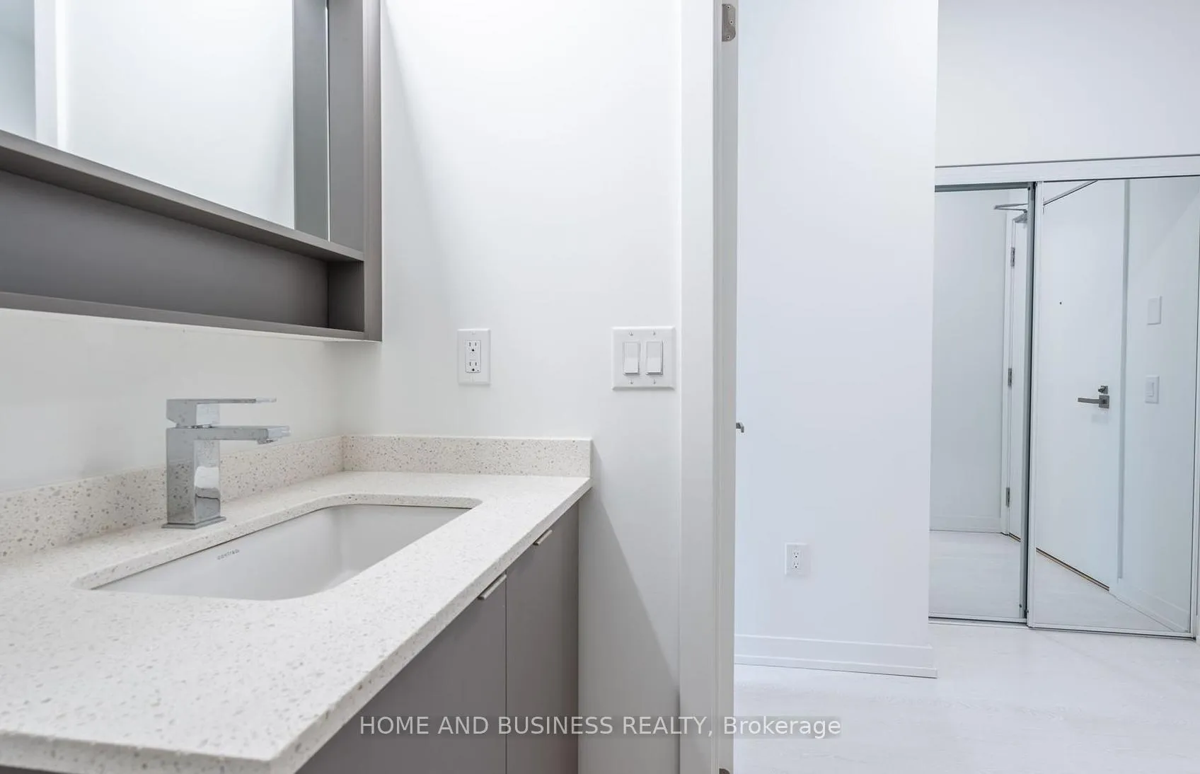 Photo 14 of Unit 104, 415 Main Street W, Hamilton, Kirkendall — HOMEH