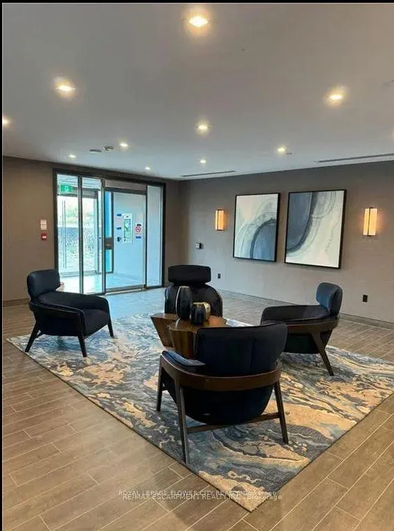 Photo 5 of Unit 907, 460 Dundas Street, Hamilton, Waterdown — HOMEH