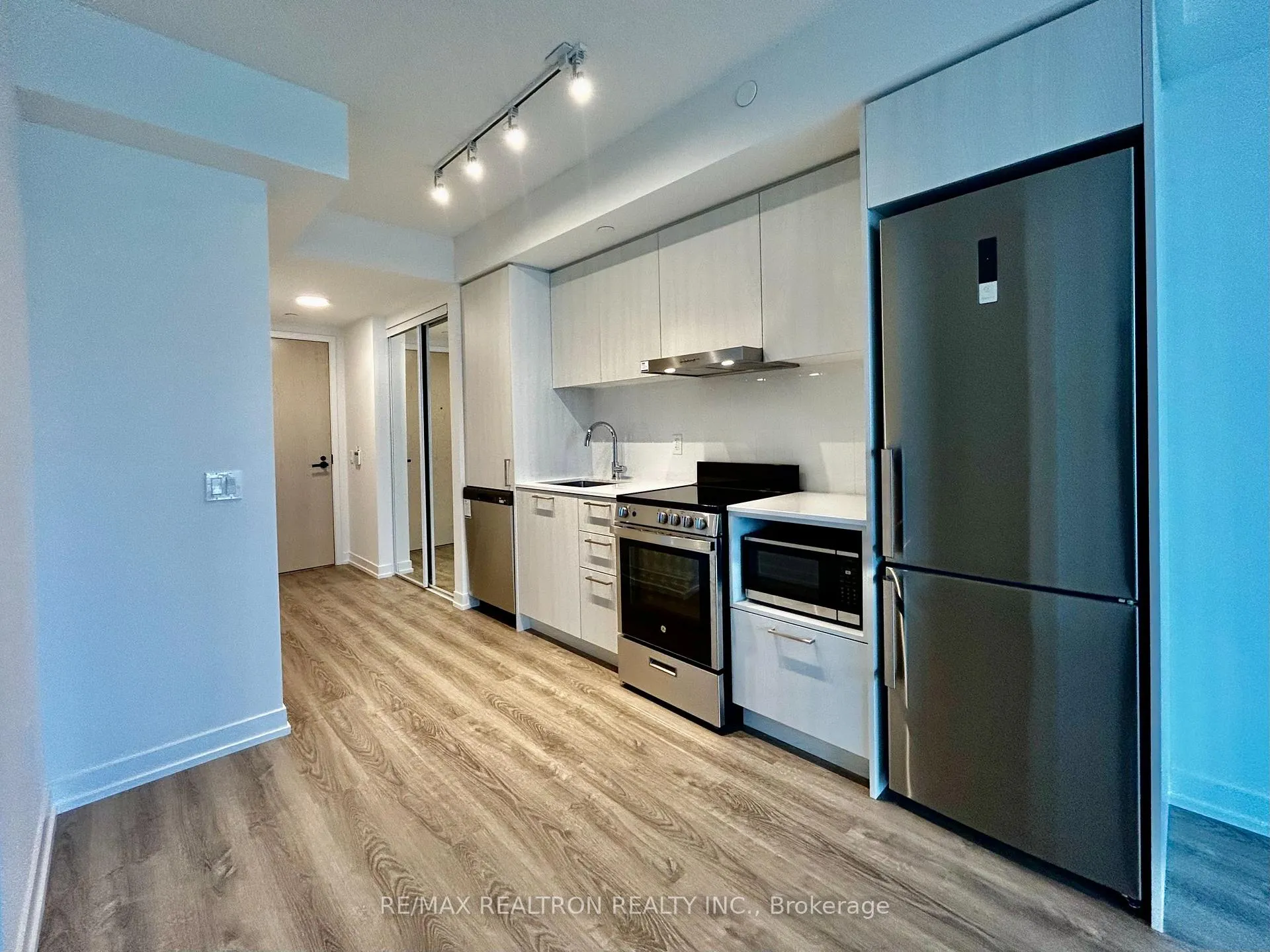 Photo 6 of Unit 521, 195 Commerce Street, Vaughan, Vaughan Corporate Centre — HOMEH