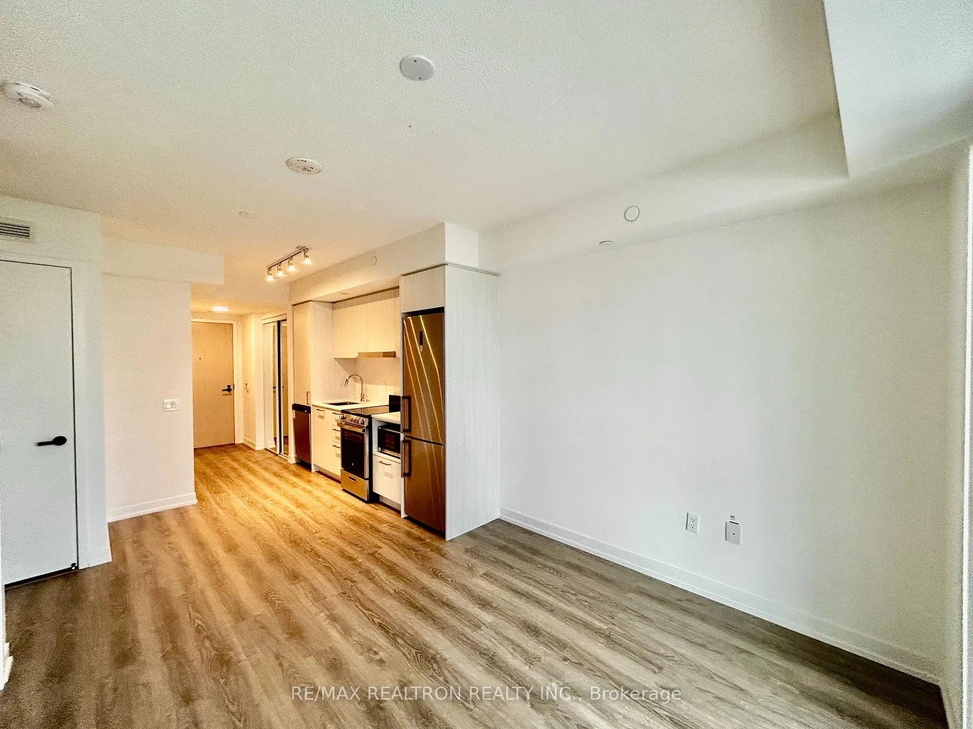 Photo 9 of Unit 521, 195 Commerce Street, Vaughan, Vaughan Corporate Centre — HOMEH
