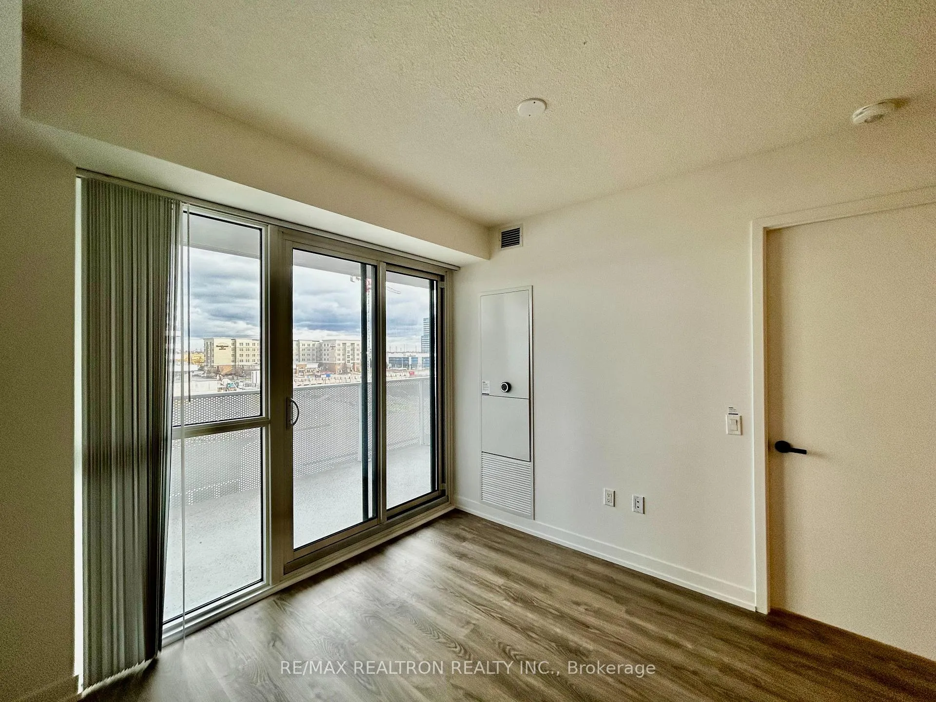 Photo 10 of Unit 521, 195 Commerce Street, Vaughan, Vaughan Corporate Centre — HOMEH