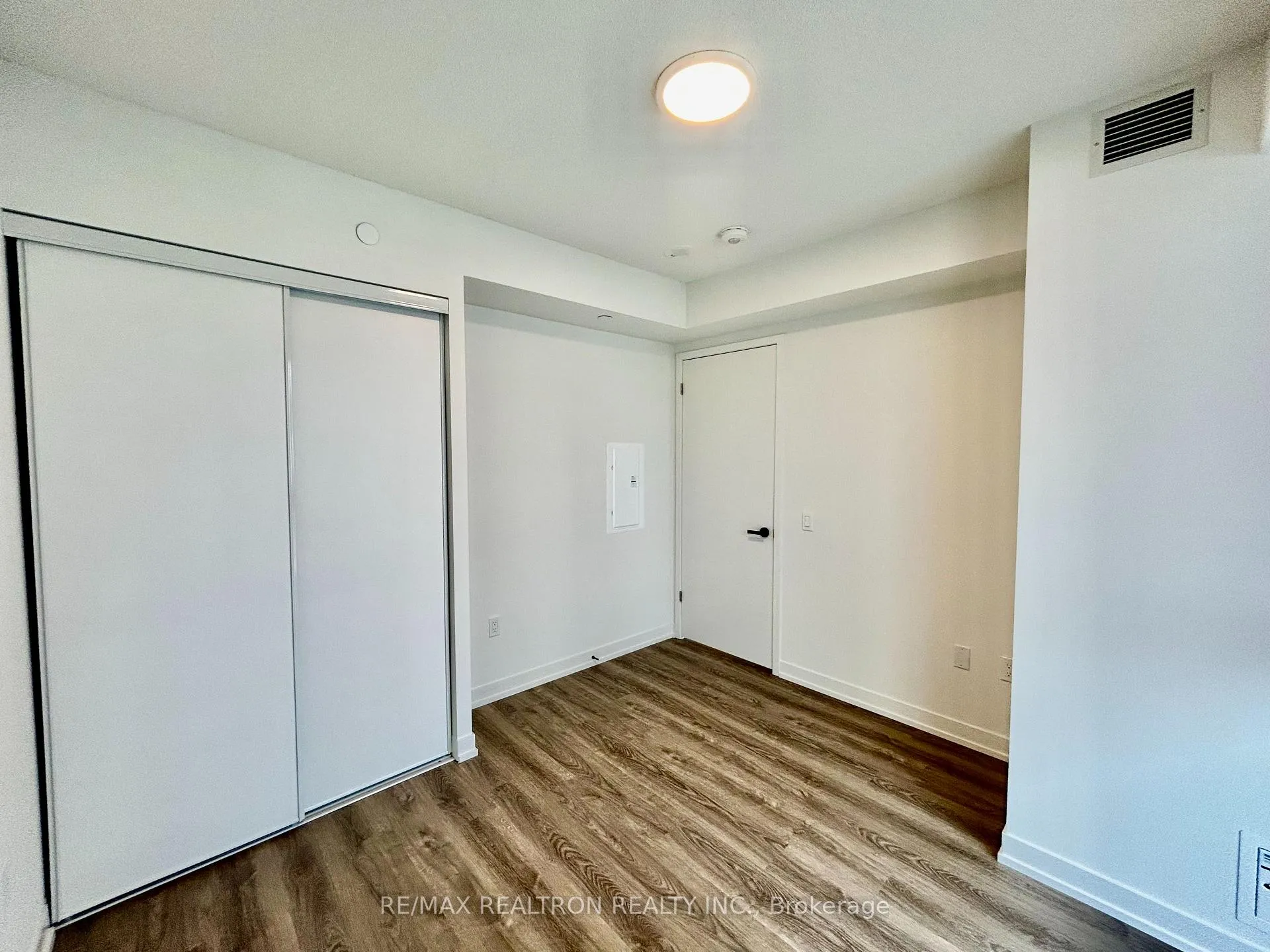Photo 11 of Unit 521, 195 Commerce Street, Vaughan, Vaughan Corporate Centre — HOMEH