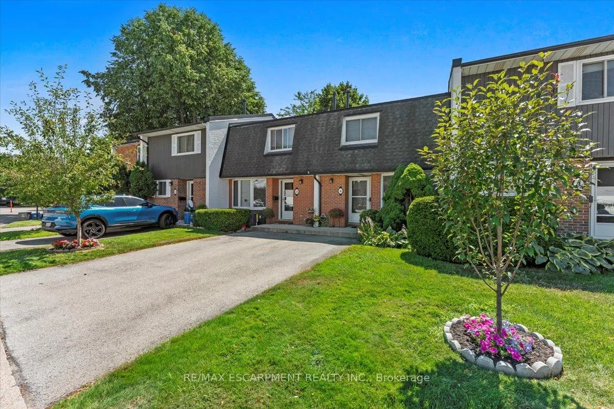 Photo 4 of Unit 4, 77 Linwell Road, St. Catharines, Lakeport — HOMEH