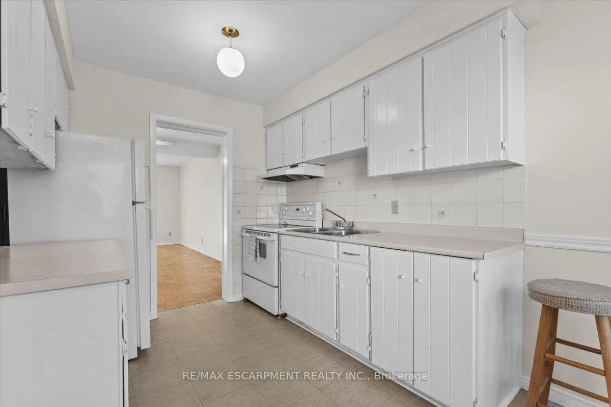Photo 12 of Unit 4, 77 Linwell Road, St. Catharines, Lakeport — HOMEH