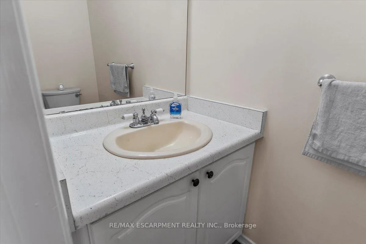 Photo 15 of Unit 4, 77 Linwell Road, St. Catharines, Lakeport — HOMEH