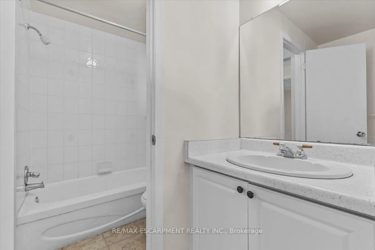 Photo 19 of Unit 4, 77 Linwell Road, St. Catharines, Lakeport — HOMEH