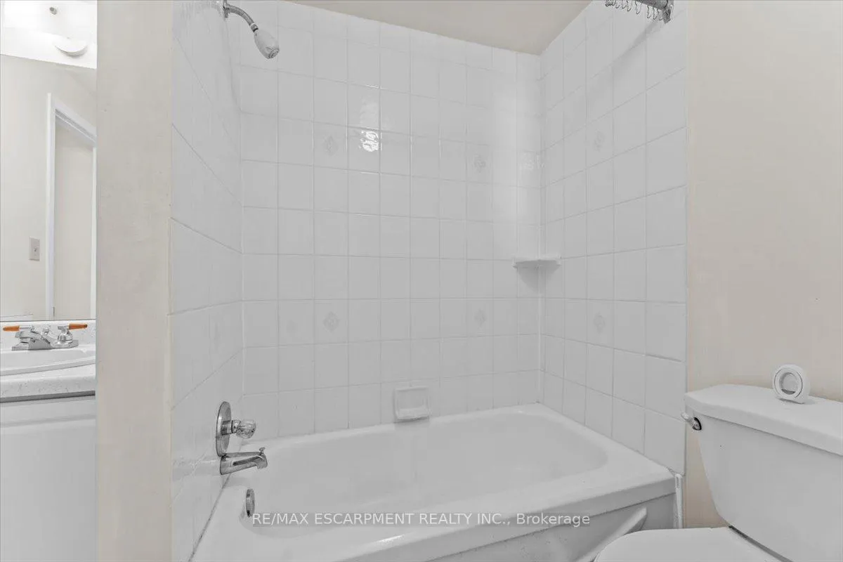 Photo 20 of Unit 4, 77 Linwell Road, St. Catharines, Lakeport — HOMEH