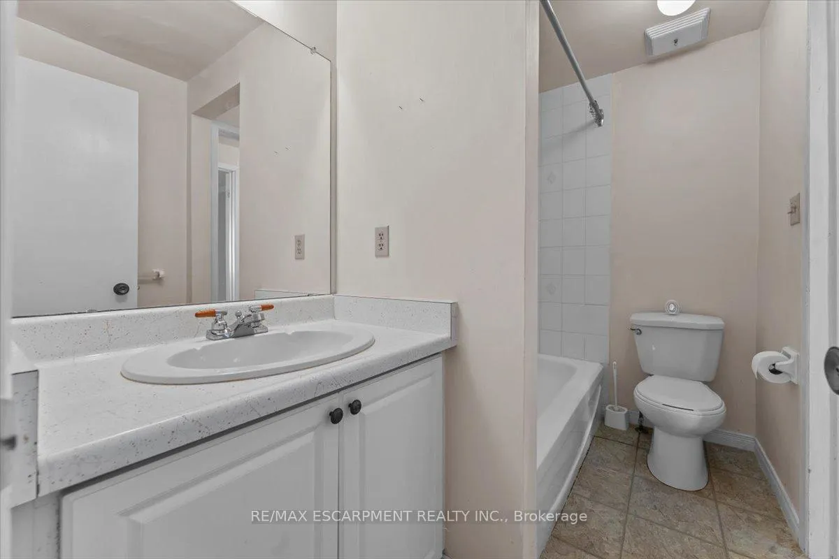 Photo 21 of Unit 4, 77 Linwell Road, St. Catharines, Lakeport — HOMEH