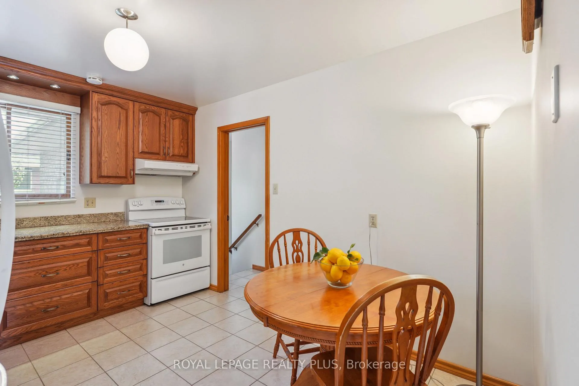 Photo 12 of 40 Forest Hill Crescent, Hamilton, Red Hill — HOMEH
