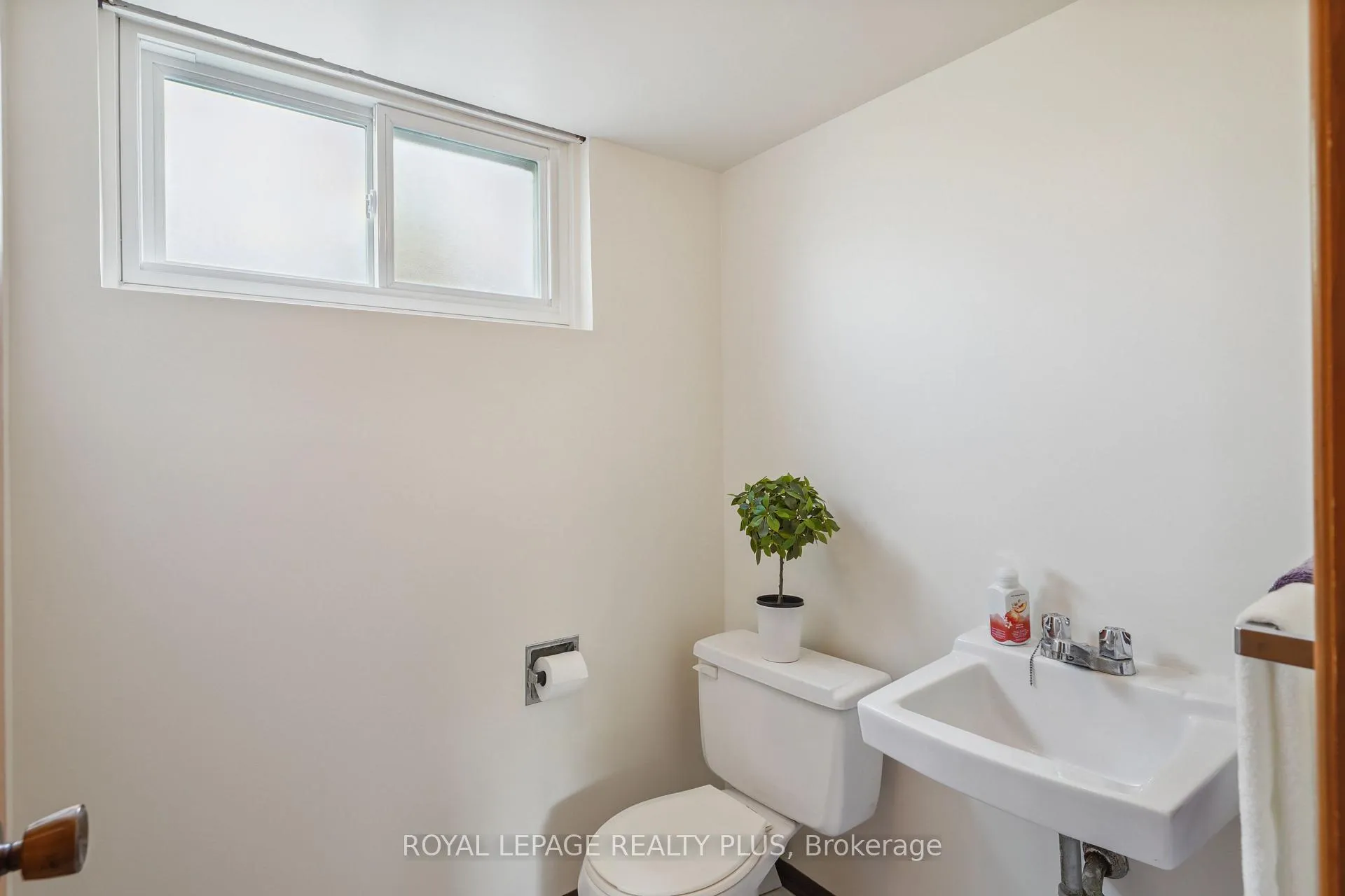 Photo 32 of 40 Forest Hill Crescent, Hamilton, Red Hill — HOMEH