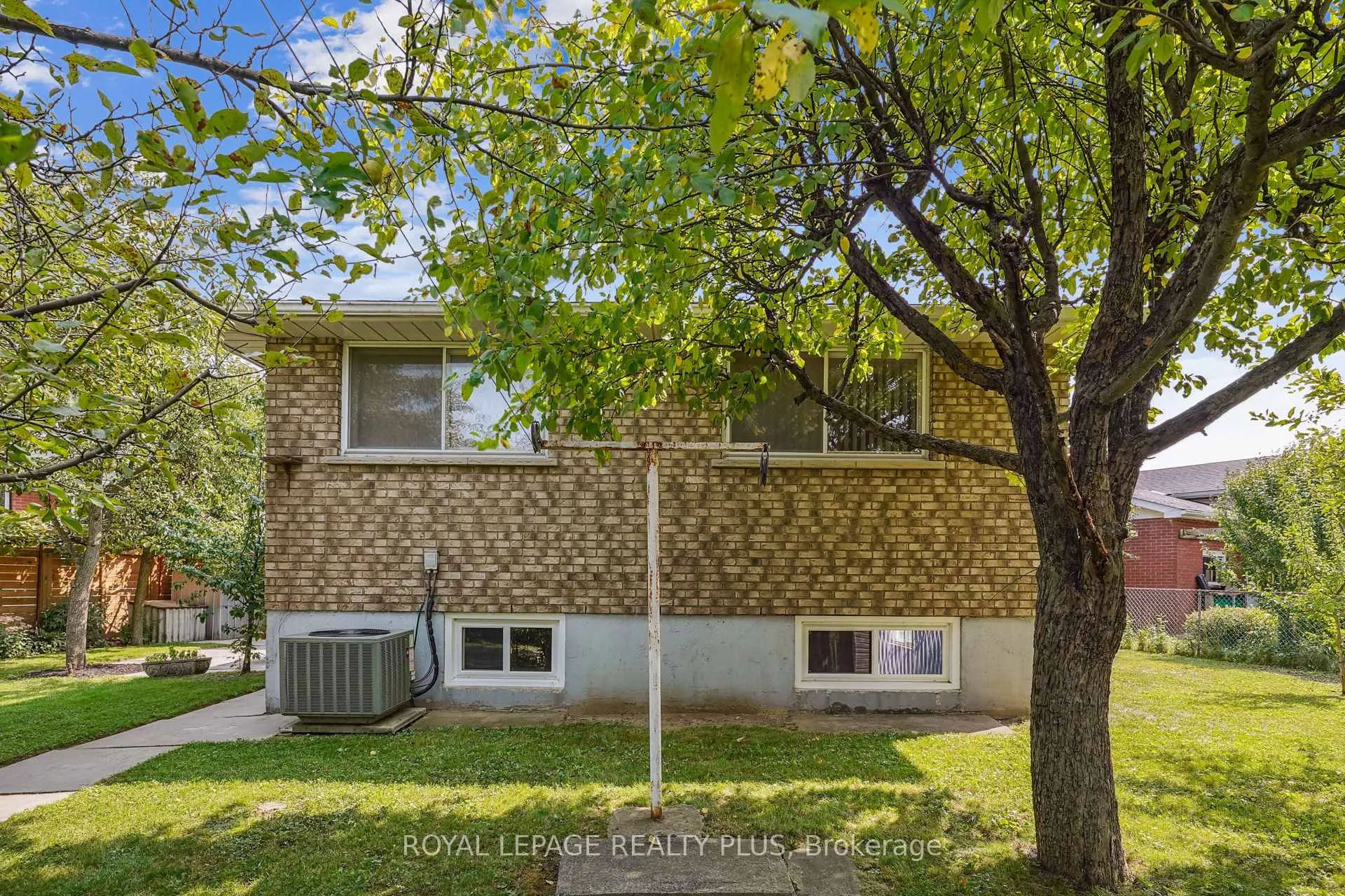 Photo 39 of 40 Forest Hill Crescent, Hamilton, Red Hill — HOMEH