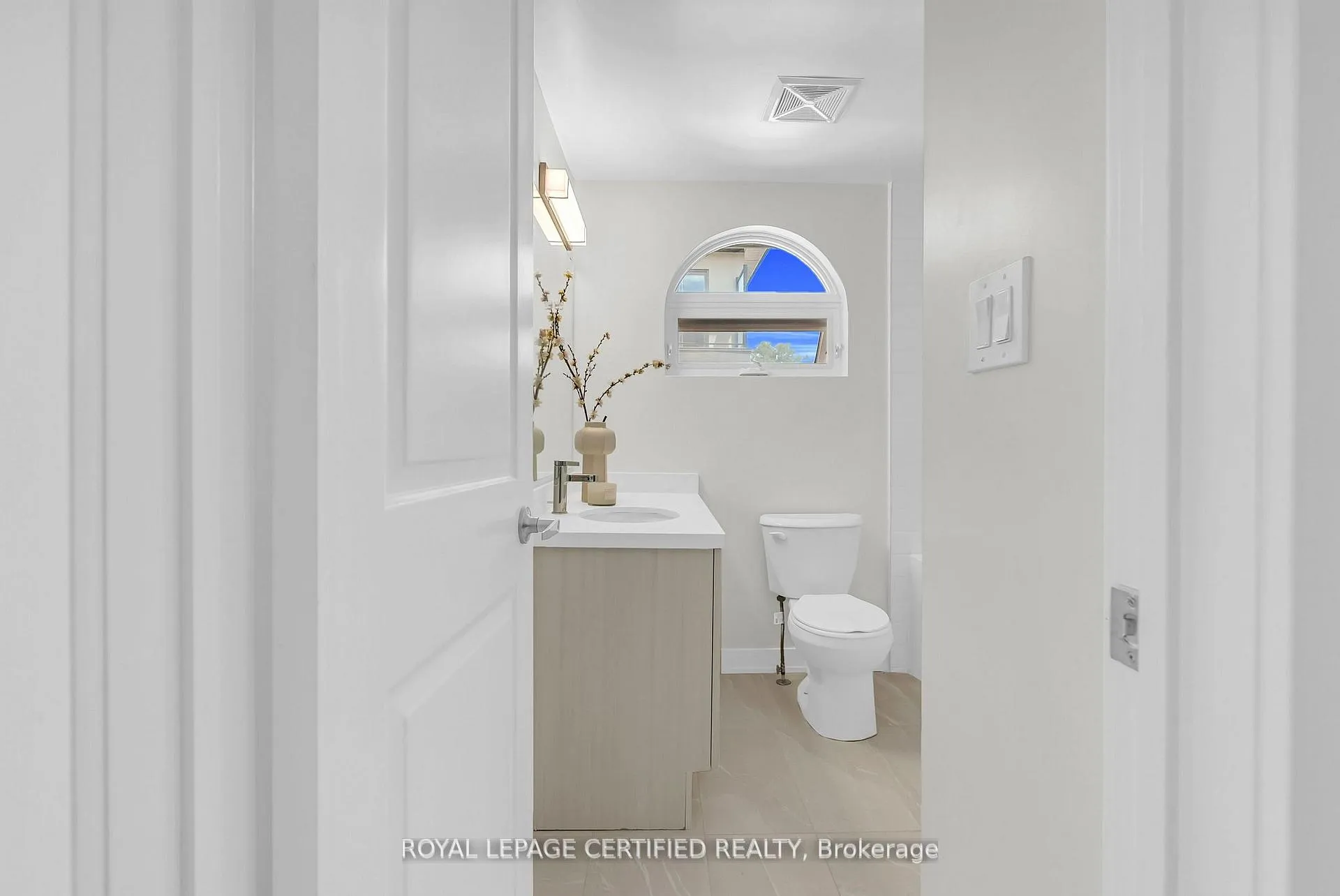 Photo 12 of Unit 38, 400 Mary Street E, Whitby, Lynde Creek — HOMEH