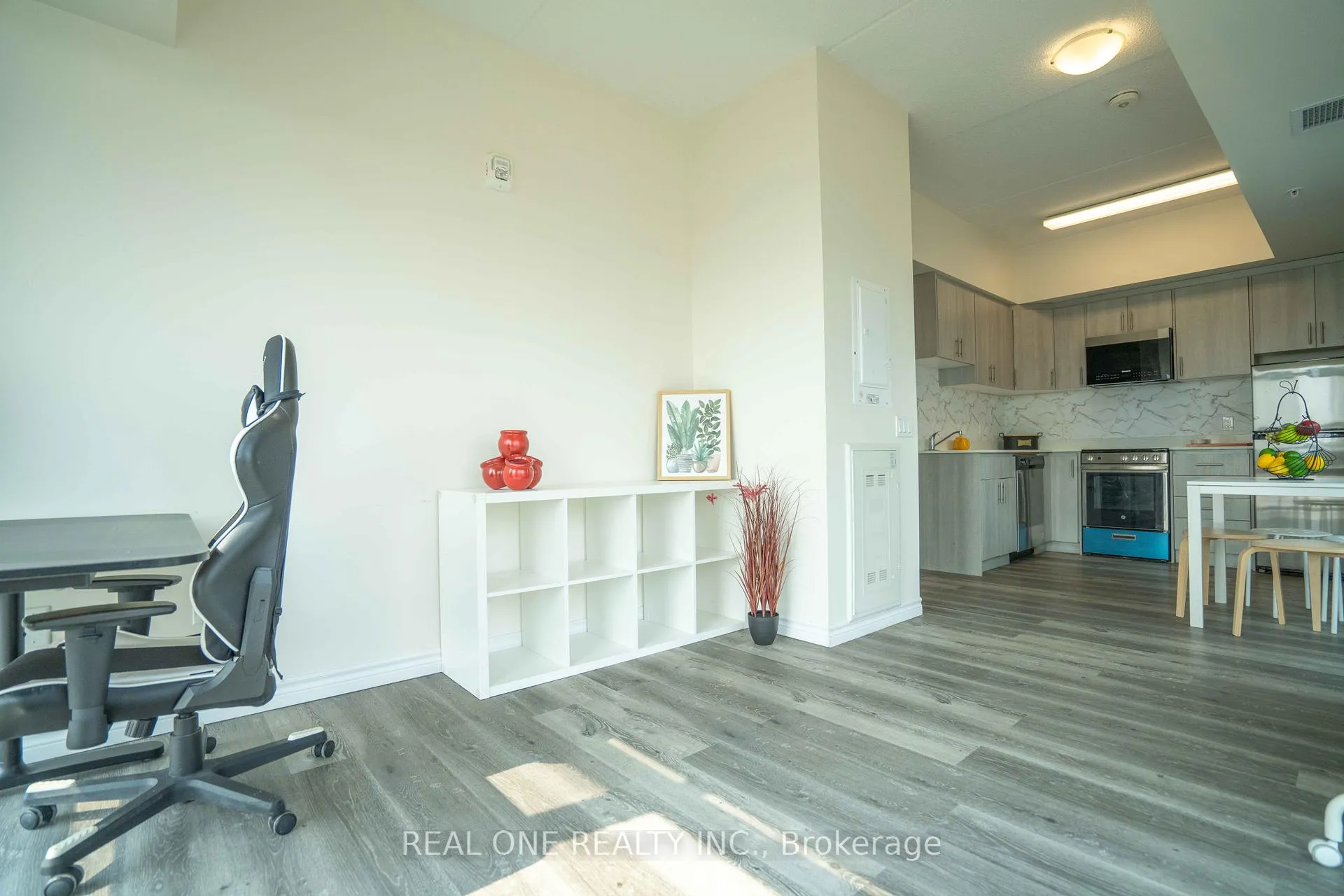 Photo 9 of Unit 902, 246 Lester Street, Waterloo — HOMEH