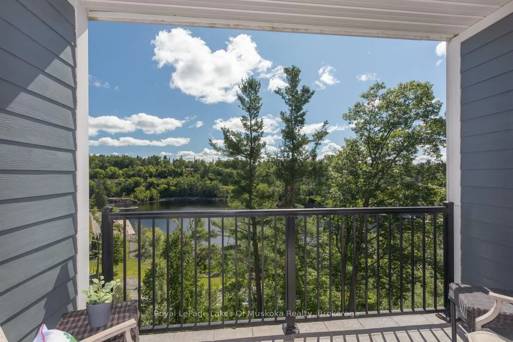 Photo 1 of Unit 202, 10A Kimberley Avenue, Bracebridge, Monck (Bracebridge) — HOMEH
