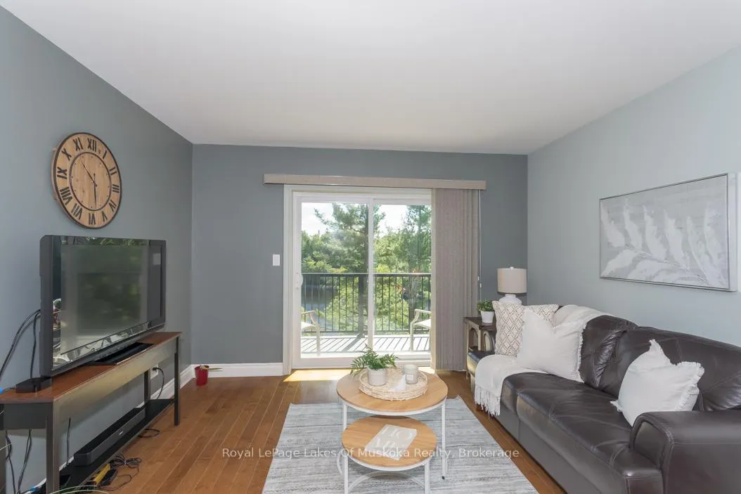 Photo 4 of Unit 202, 10A Kimberley Avenue, Bracebridge, Monck (Bracebridge) — HOMEH