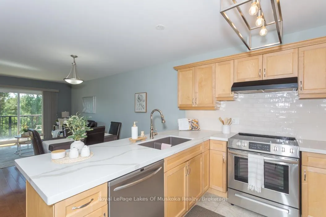 Photo 7 of Unit 202, 10A Kimberley Avenue, Bracebridge, Monck (Bracebridge) — HOMEH