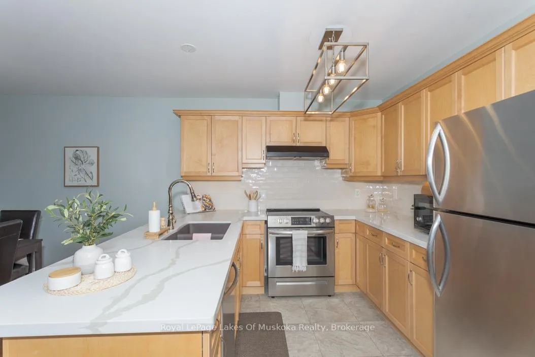 Photo 8 of Unit 202, 10A Kimberley Avenue, Bracebridge, Monck (Bracebridge) — HOMEH