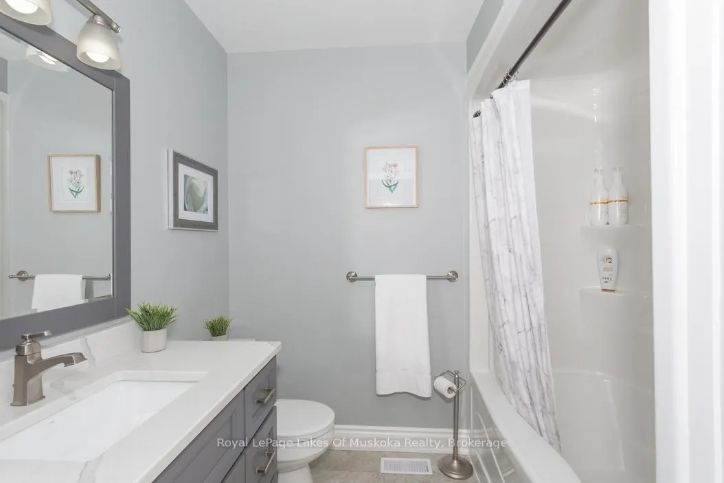 Photo 15 of Unit 202, 10A Kimberley Avenue, Bracebridge, Monck (Bracebridge) — HOMEH
