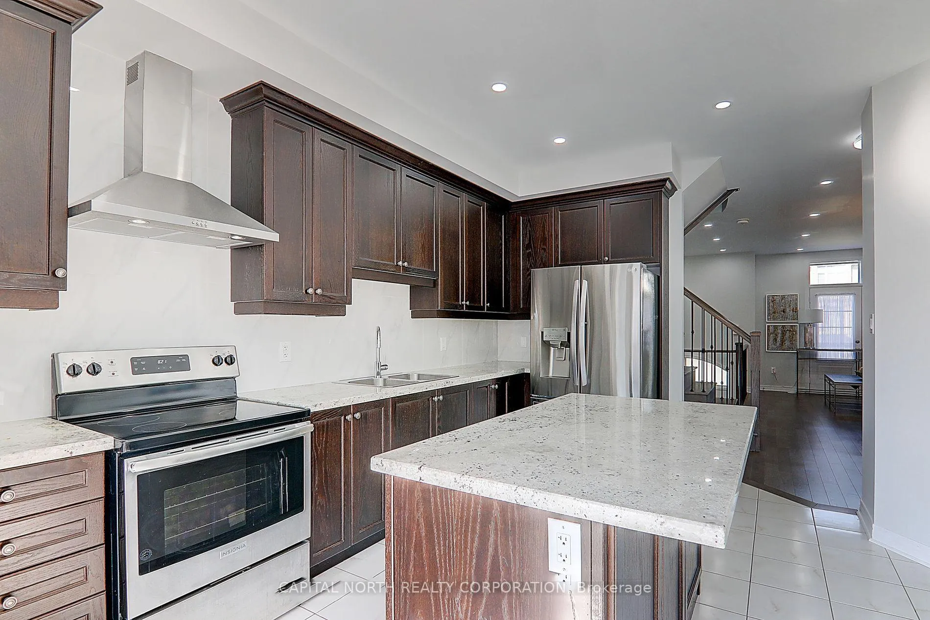 Photo 11 of 83 Grand Trunk Avenue, Vaughan, Patterson — HOMEH
