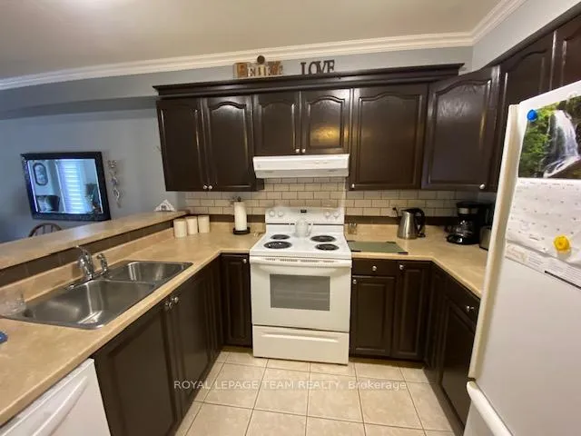Photo 5 of Unit 303, 16 Sheffield Street, Arnprior — HOMEH