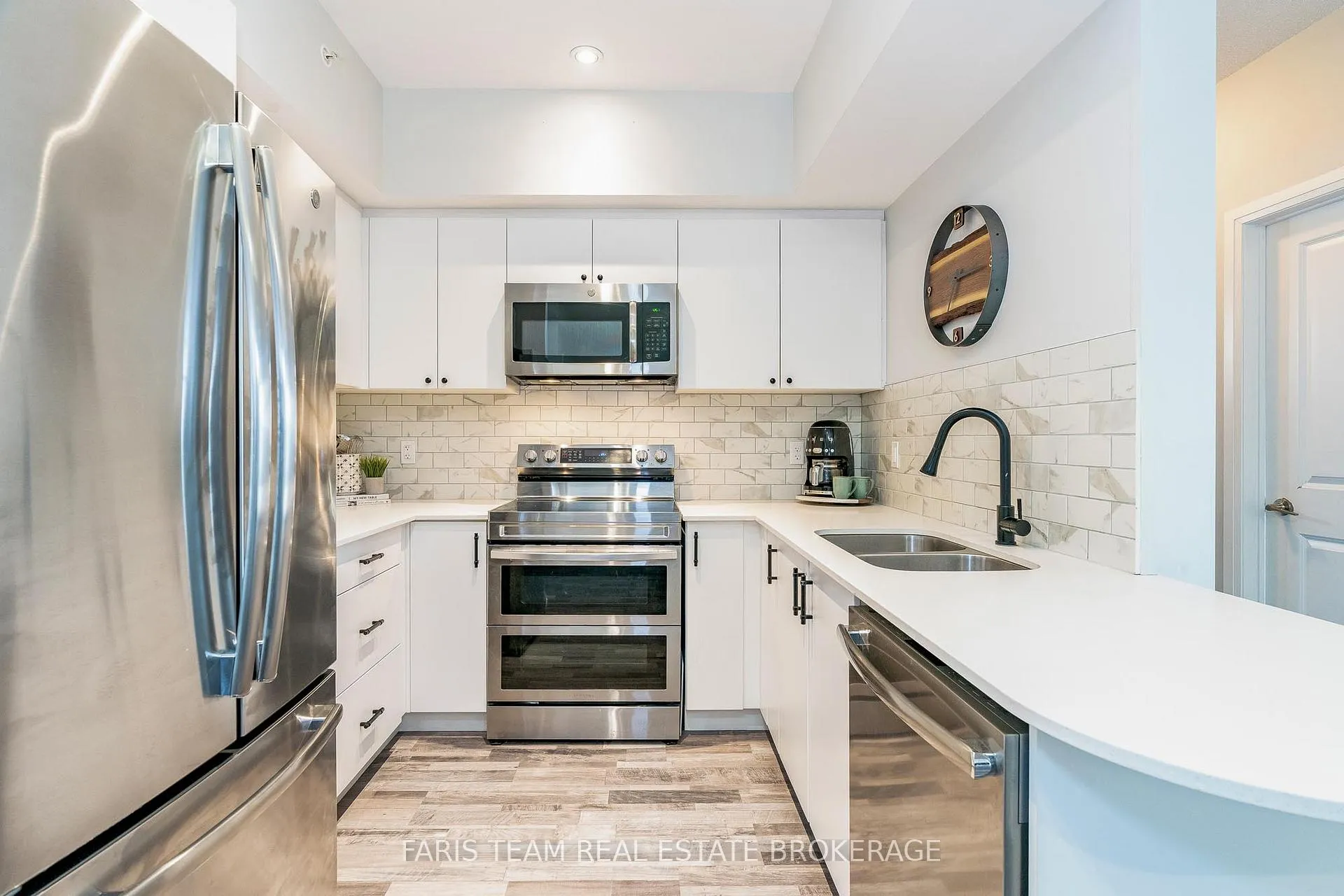 Photo 7 of Unit 603, 302 Essa Road, Barrie, 400 West — HOMEH