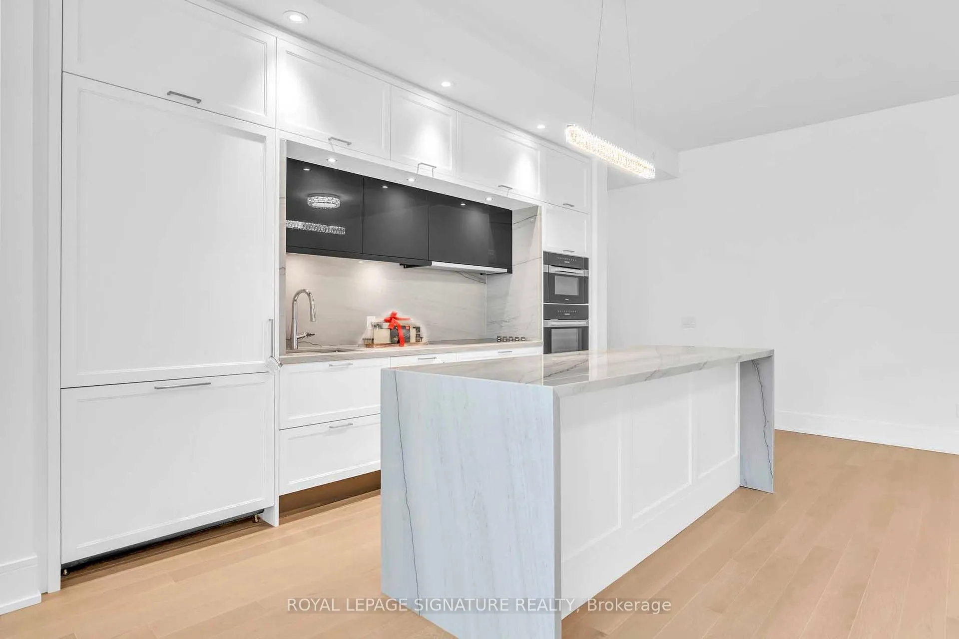 Photo 8 of Unit 805, 397 Royal Orchard Boulevard, Markham, Royal Orchard — HOMEH