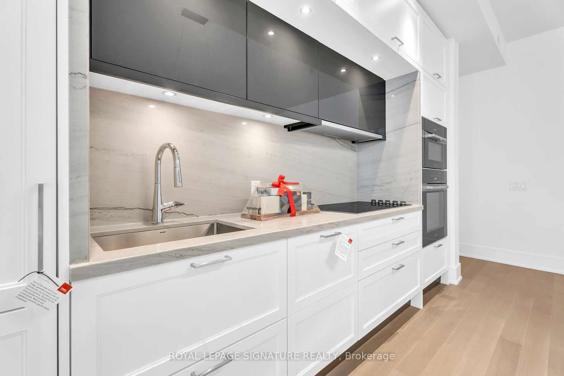 Photo 11 of Unit 805, 397 Royal Orchard Boulevard, Markham, Royal Orchard — HOMEH