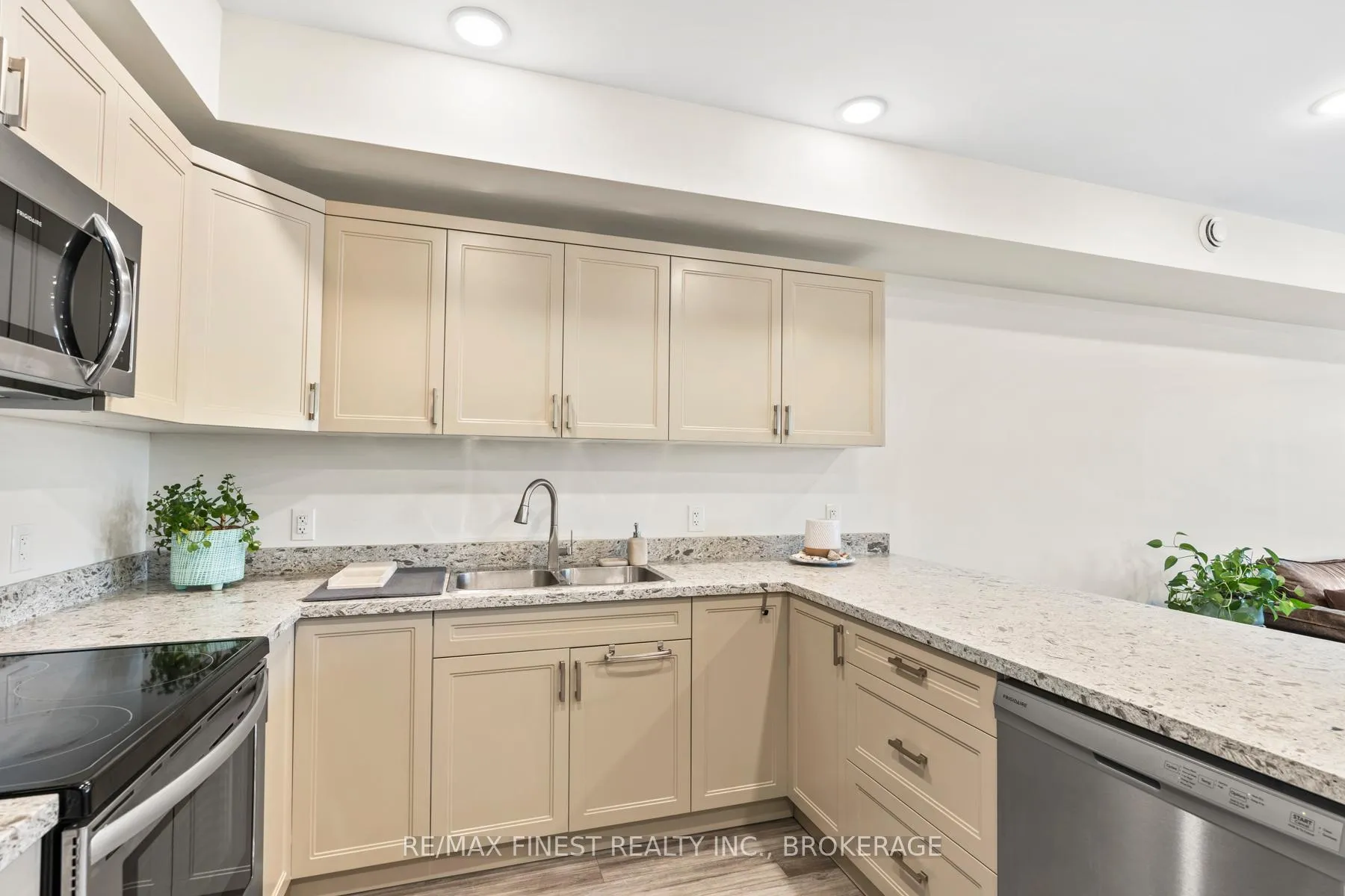 Photo 10 of Unit 302, 809 Development Drive, Kingston, South of Taylor-Kidd Blvd — HOMEH