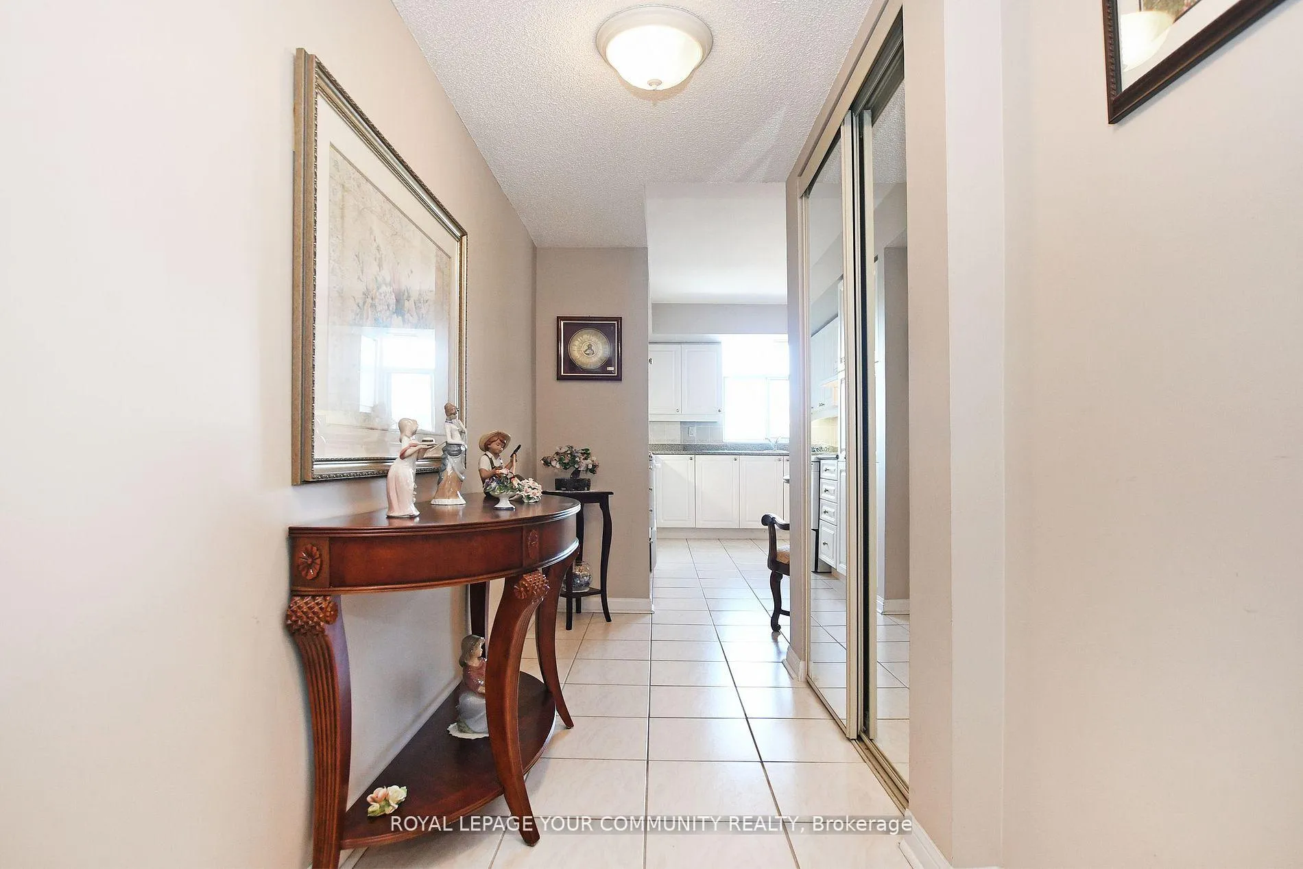 Photo 7 of Unit 419, 2502 Rutherford Road, Vaughan, Maple — HOMEH