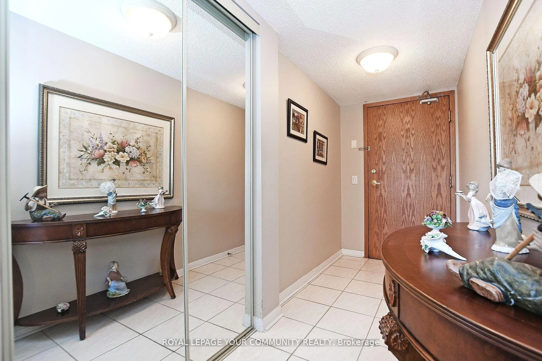 Photo 8 of Unit 419, 2502 Rutherford Road, Vaughan, Maple — HOMEH
