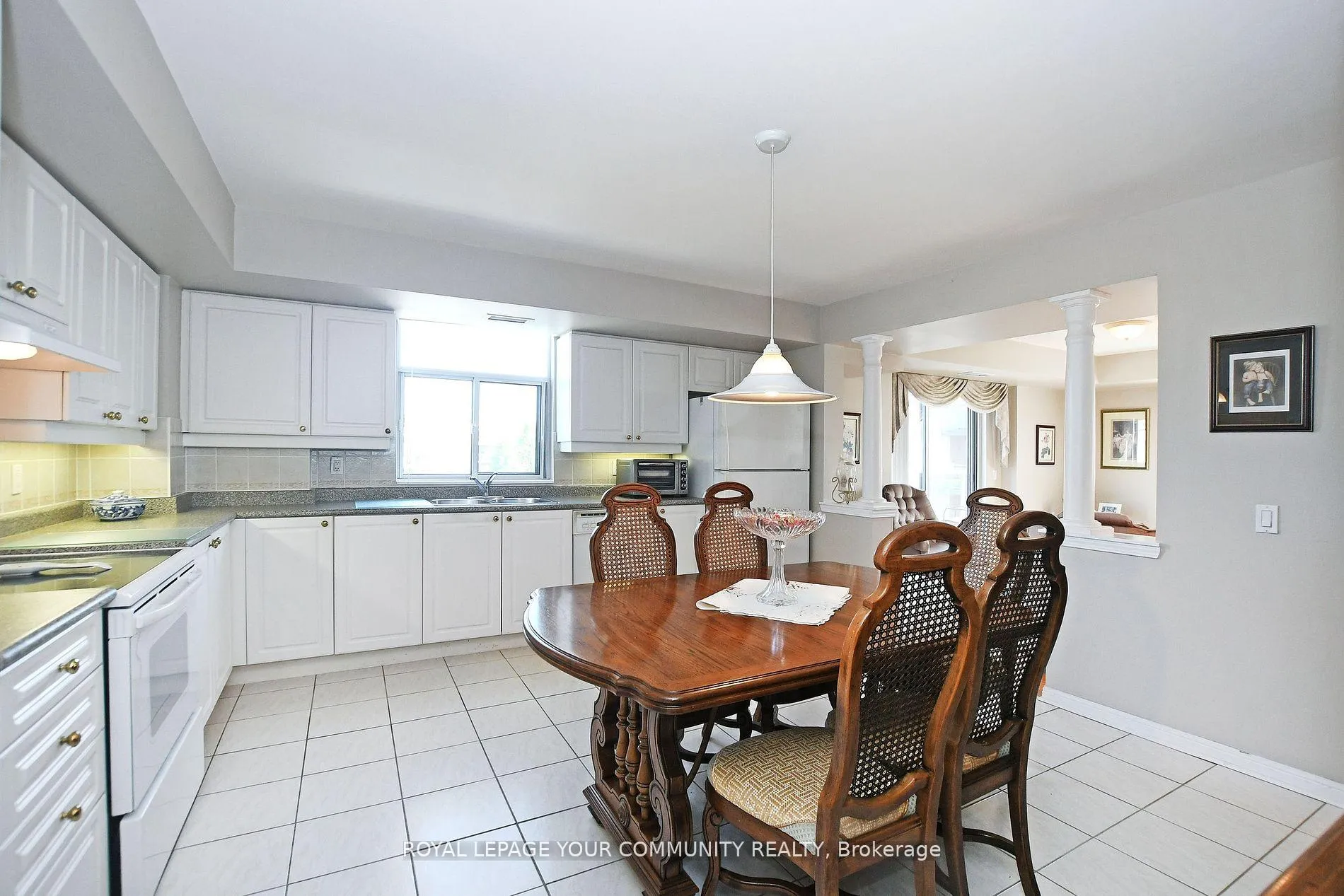 Photo 9 of Unit 419, 2502 Rutherford Road, Vaughan, Maple — HOMEH
