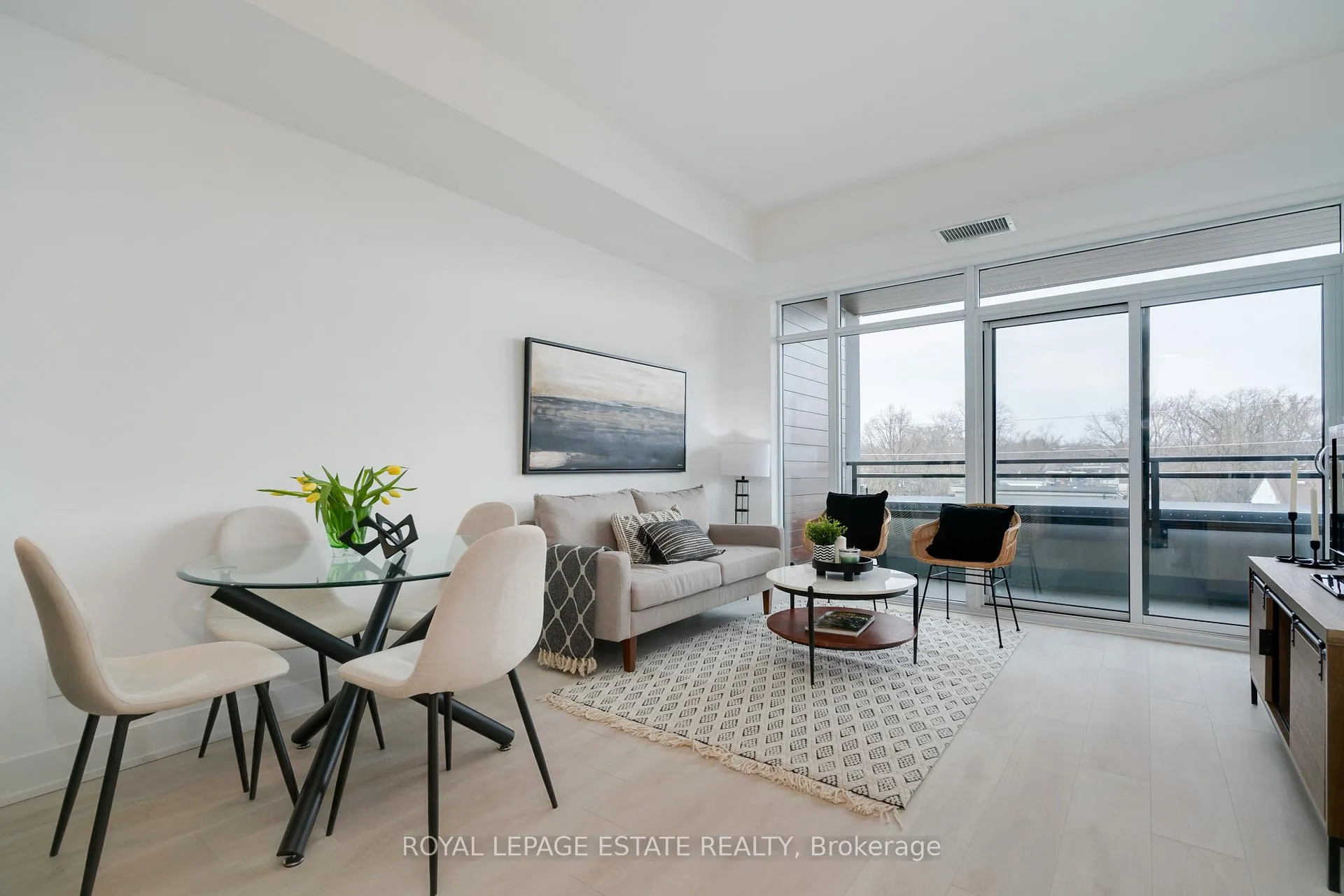Photo 5 of Unit 404, 1285 Queen Street E, Toronto, Greenwood-Coxwell — HOMEH