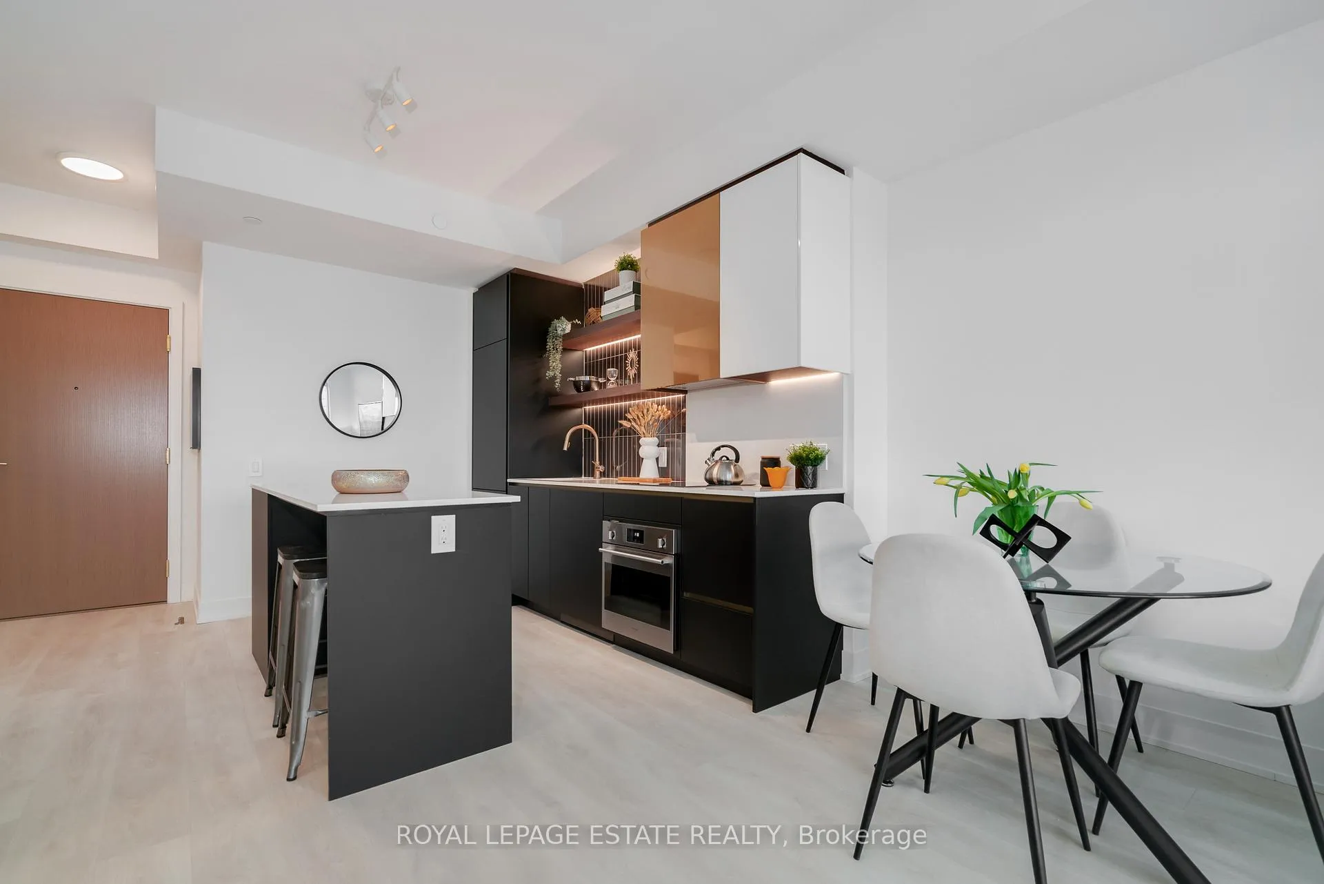 Photo 6 of Unit 404, 1285 Queen Street E, Toronto, Greenwood-Coxwell — HOMEH