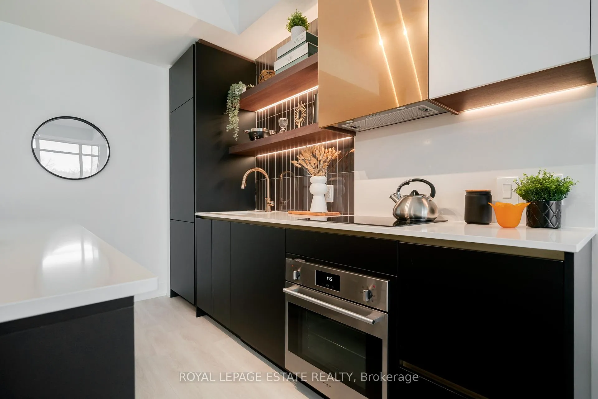 Photo 8 of Unit 404, 1285 Queen Street E, Toronto, Greenwood-Coxwell — HOMEH