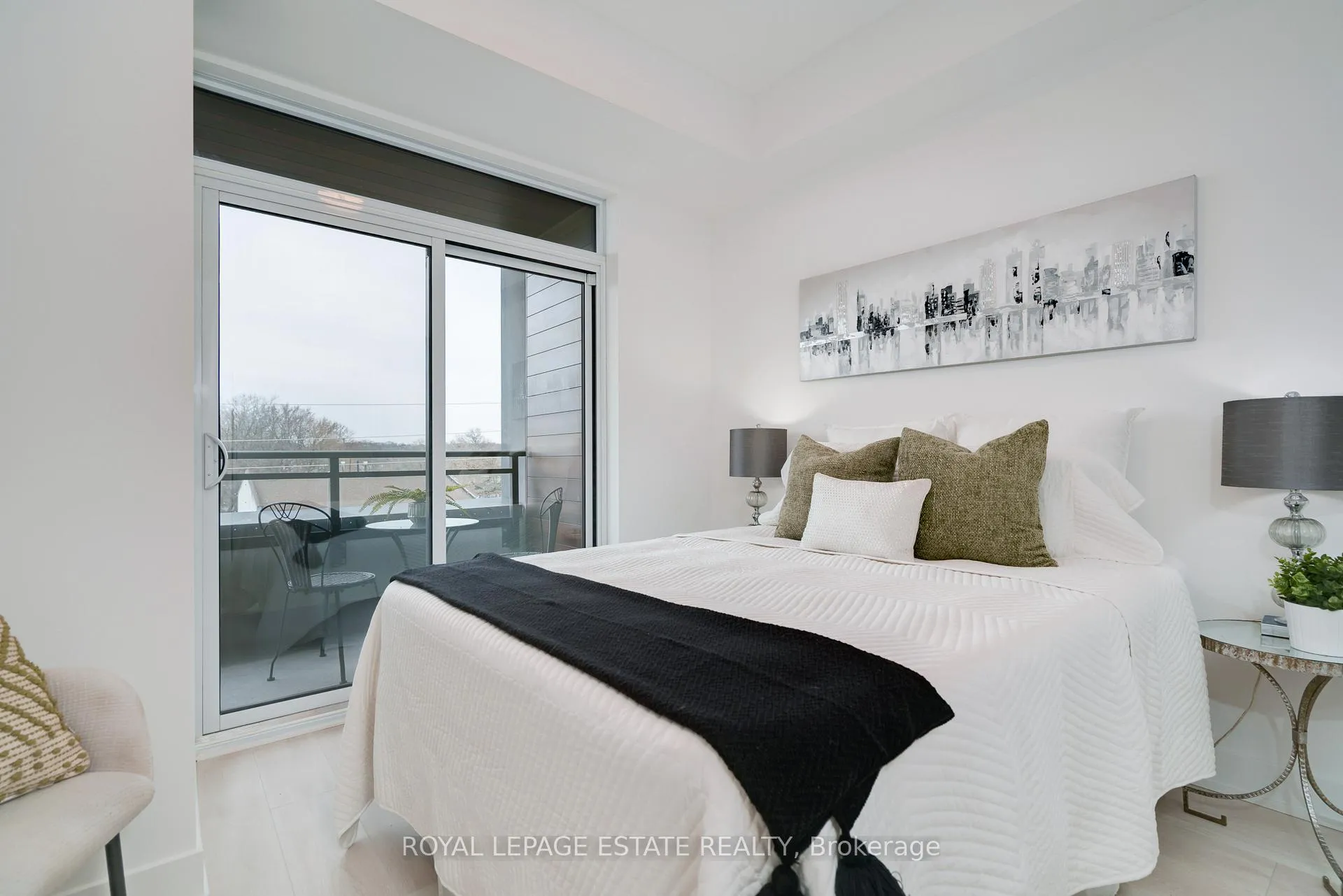 Photo 11 of Unit 404, 1285 Queen Street E, Toronto, Greenwood-Coxwell — HOMEH