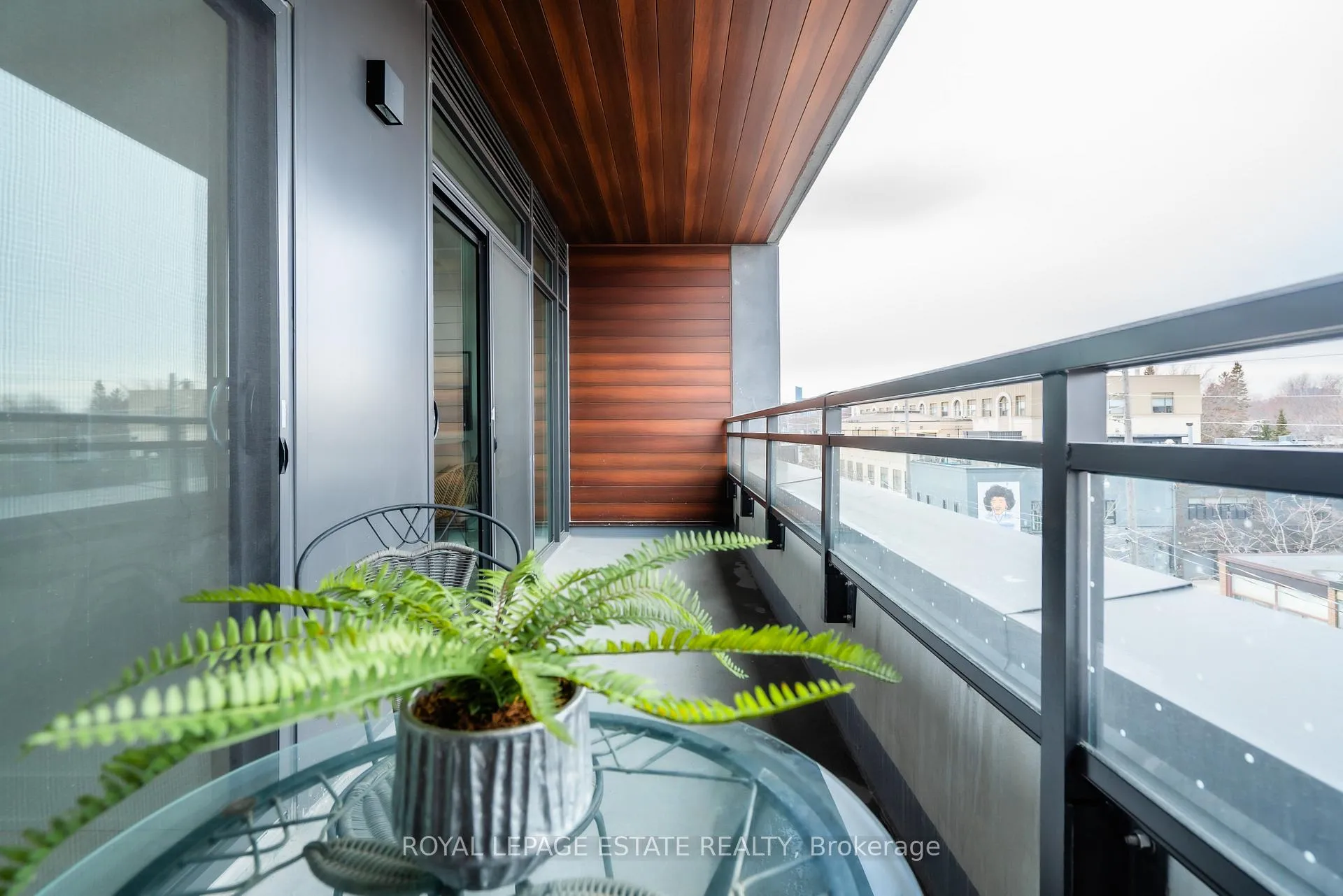 Photo 17 of Unit 404, 1285 Queen Street E, Toronto, Greenwood-Coxwell — HOMEH