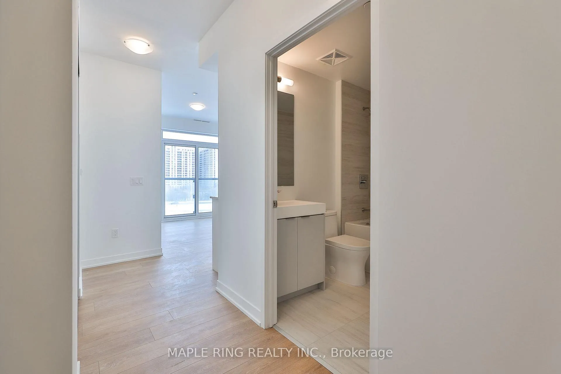 Photo 5 of Unit 406, 474 Caldari Road, Vaughan, Concord — HOMEH