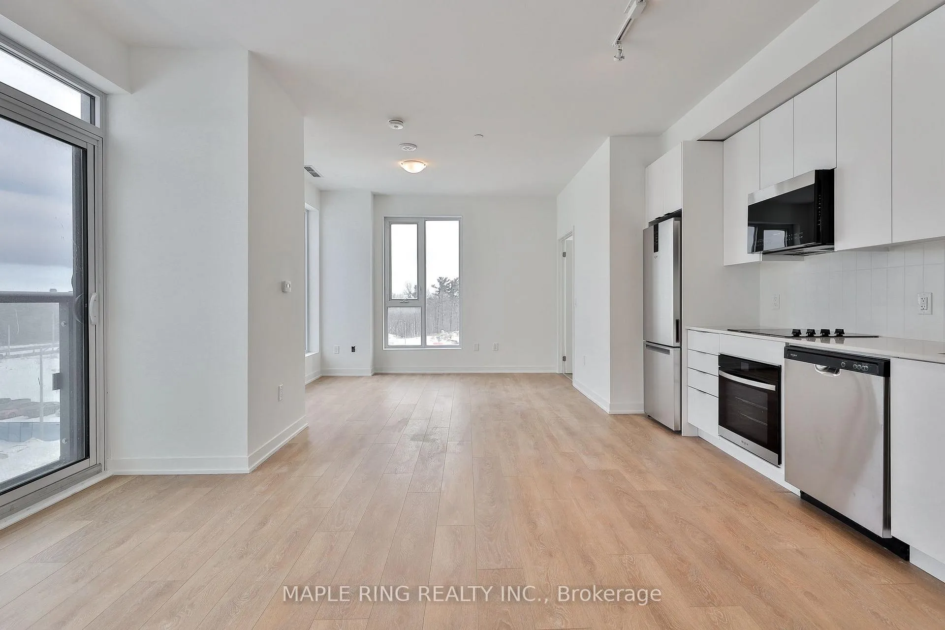 Photo 6 of Unit 406, 474 Caldari Road, Vaughan, Concord — HOMEH