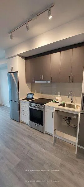 Photo 2 of Unit B-527, 50 Upper Mall Way Road, Vaughan, Brownridge — HOMEH