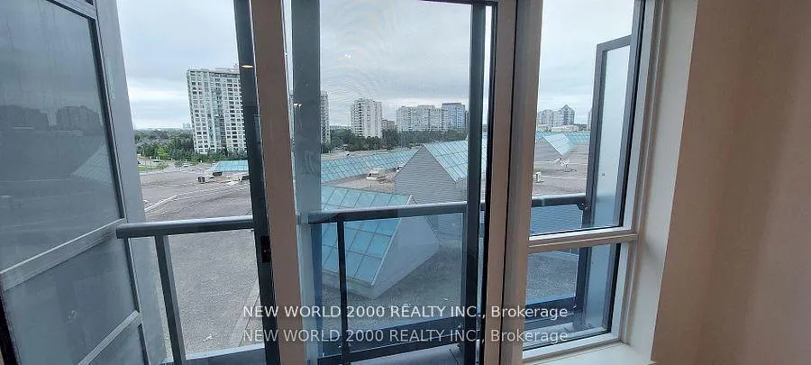 Photo 4 of Unit B-527, 50 Upper Mall Way Road, Vaughan, Brownridge — HOMEH