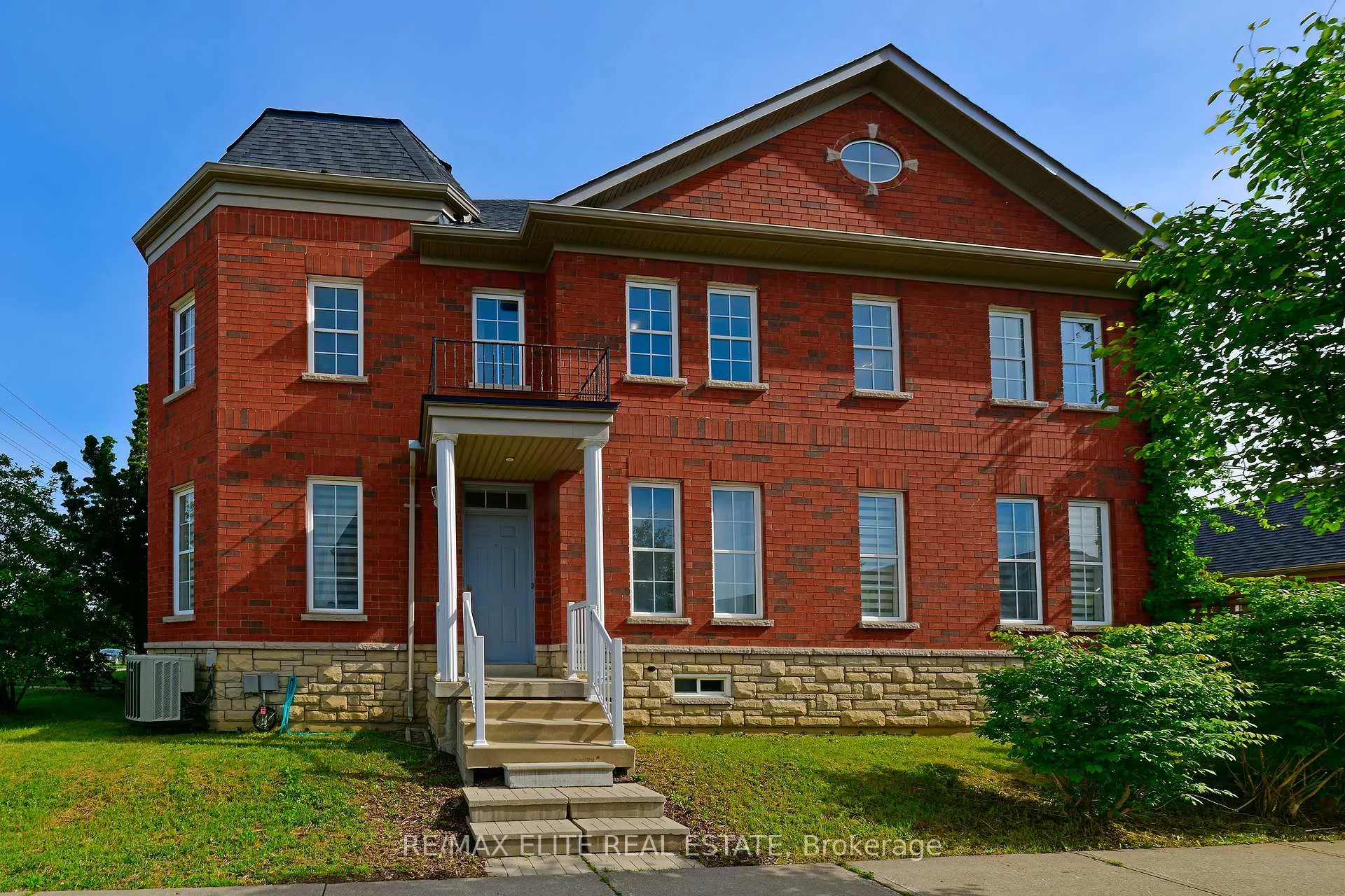 Photo 1 of 2 Pike Lane, Markham, Cornell — HOMEH