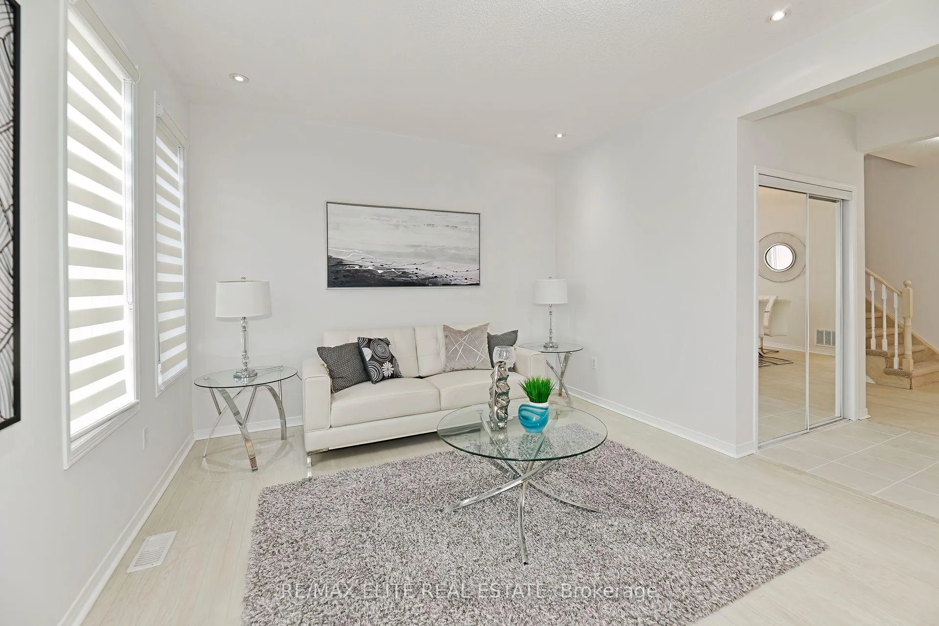 Photo 4 of 2 Pike Lane, Markham, Cornell — HOMEH