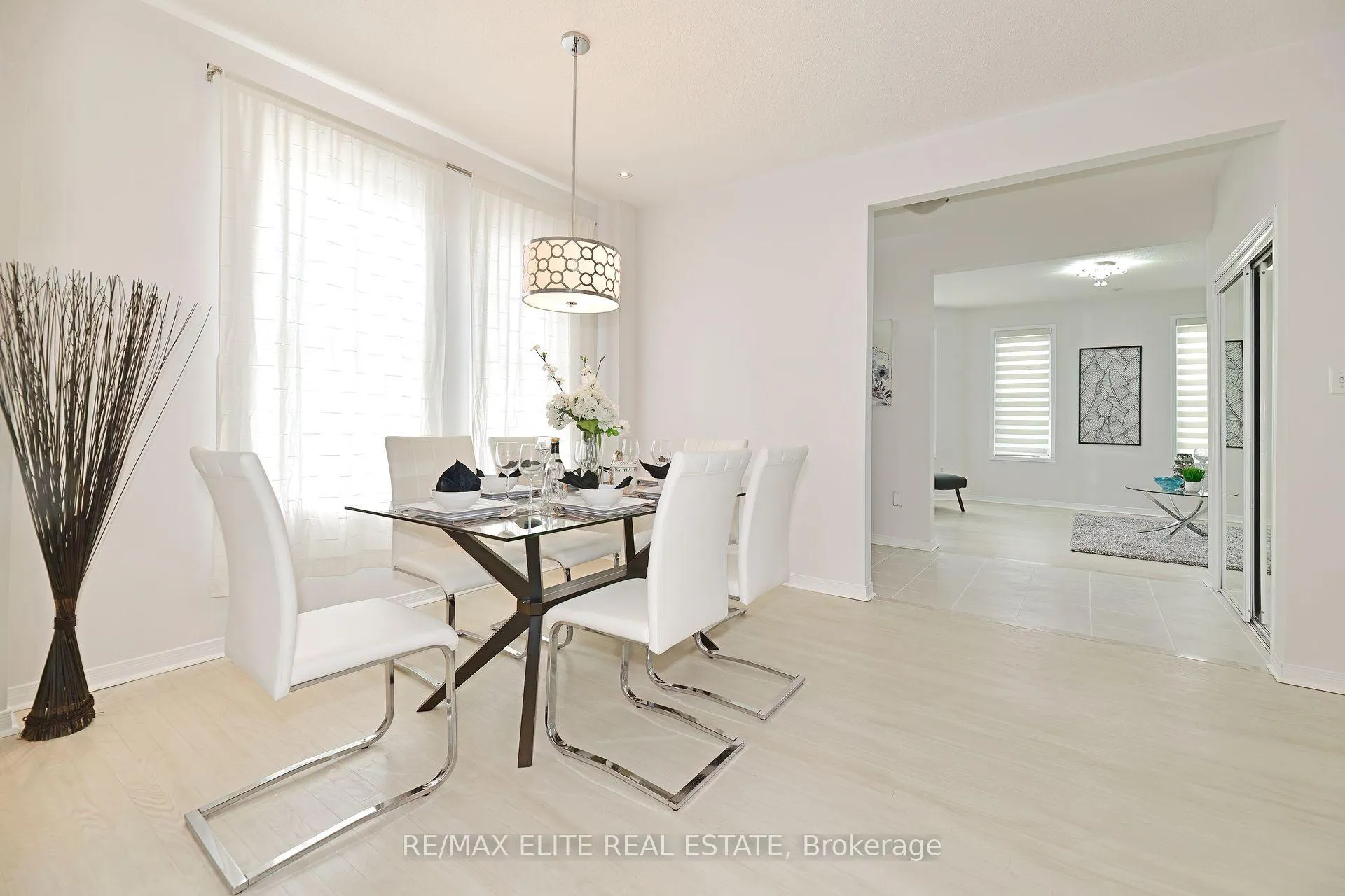 Photo 5 of 2 Pike Lane, Markham, Cornell — HOMEH
