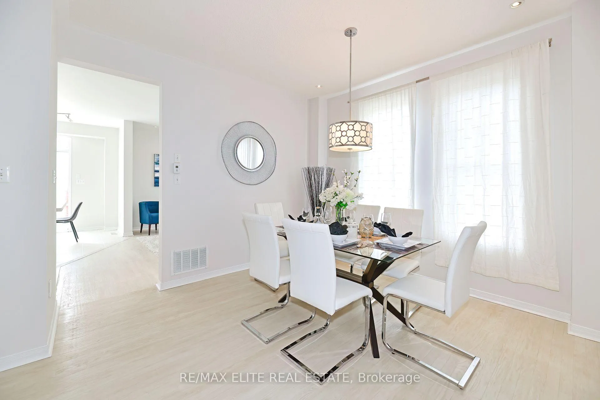 Photo 6 of 2 Pike Lane, Markham, Cornell — HOMEH