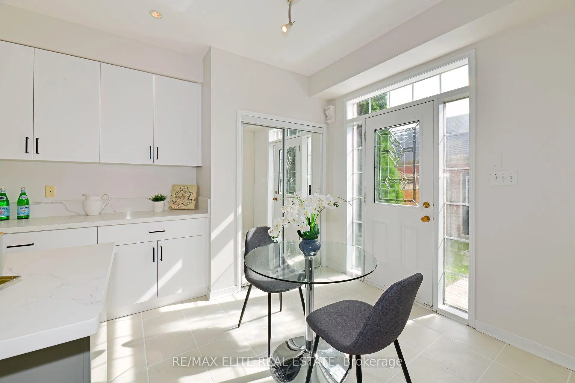 Photo 11 of 2 Pike Lane, Markham, Cornell — HOMEH