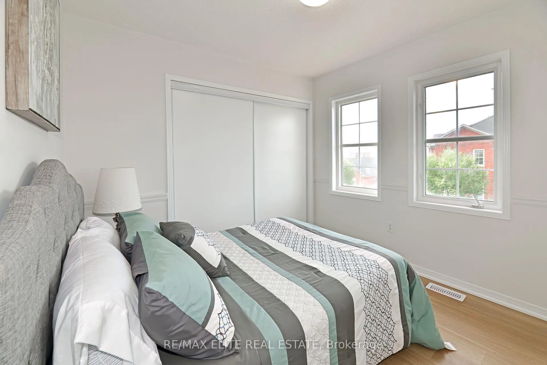 Photo 14 of 2 Pike Lane, Markham, Cornell — HOMEH