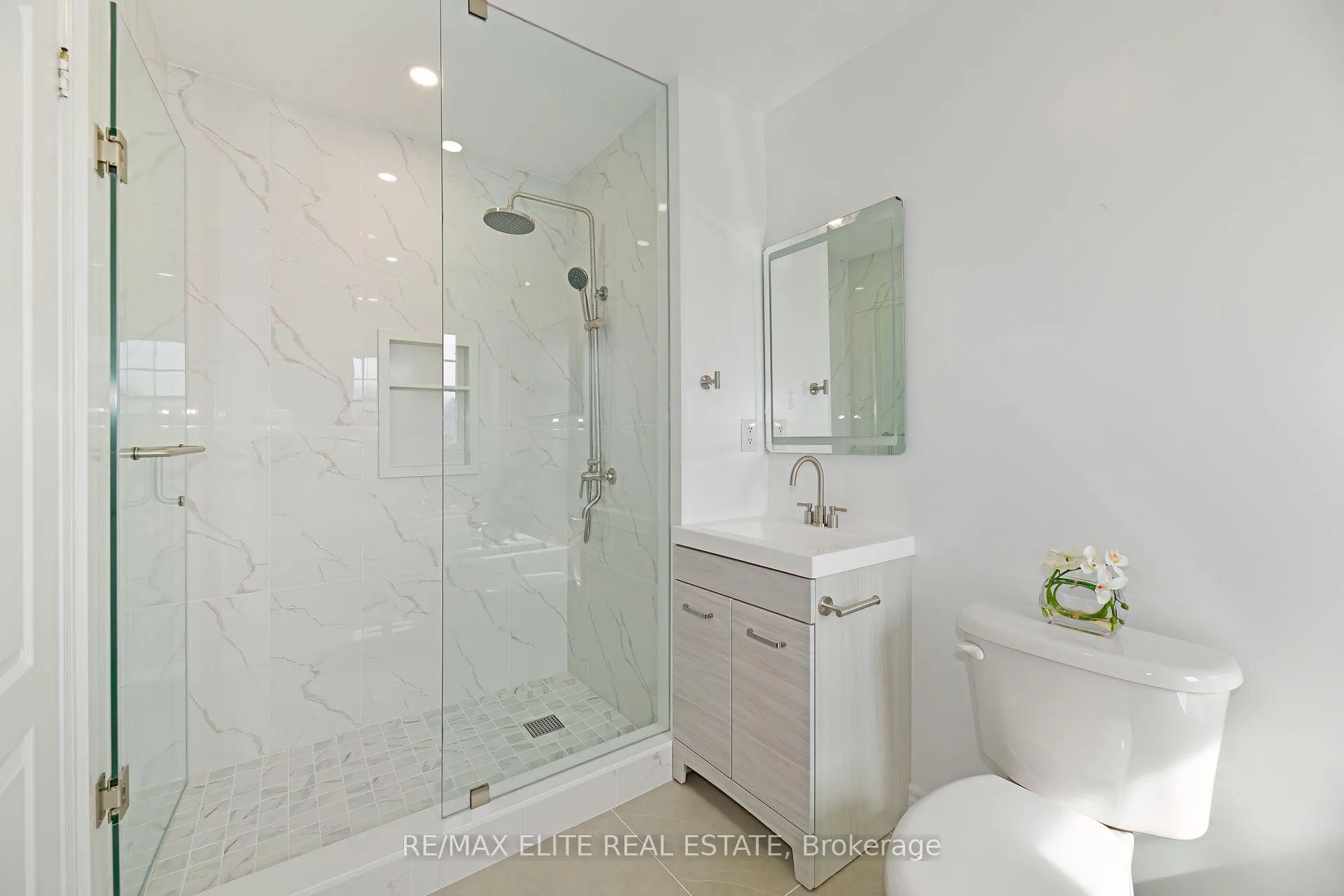 Photo 17 of 2 Pike Lane, Markham, Cornell — HOMEH
